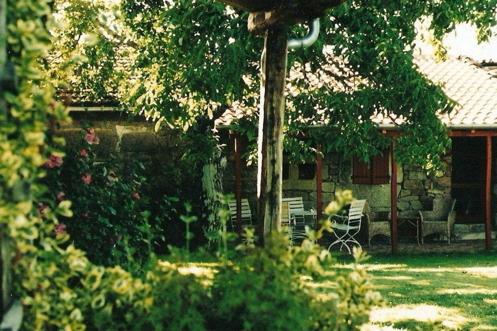 Hostal A Casa Da Eira Cerreda Exterior foto