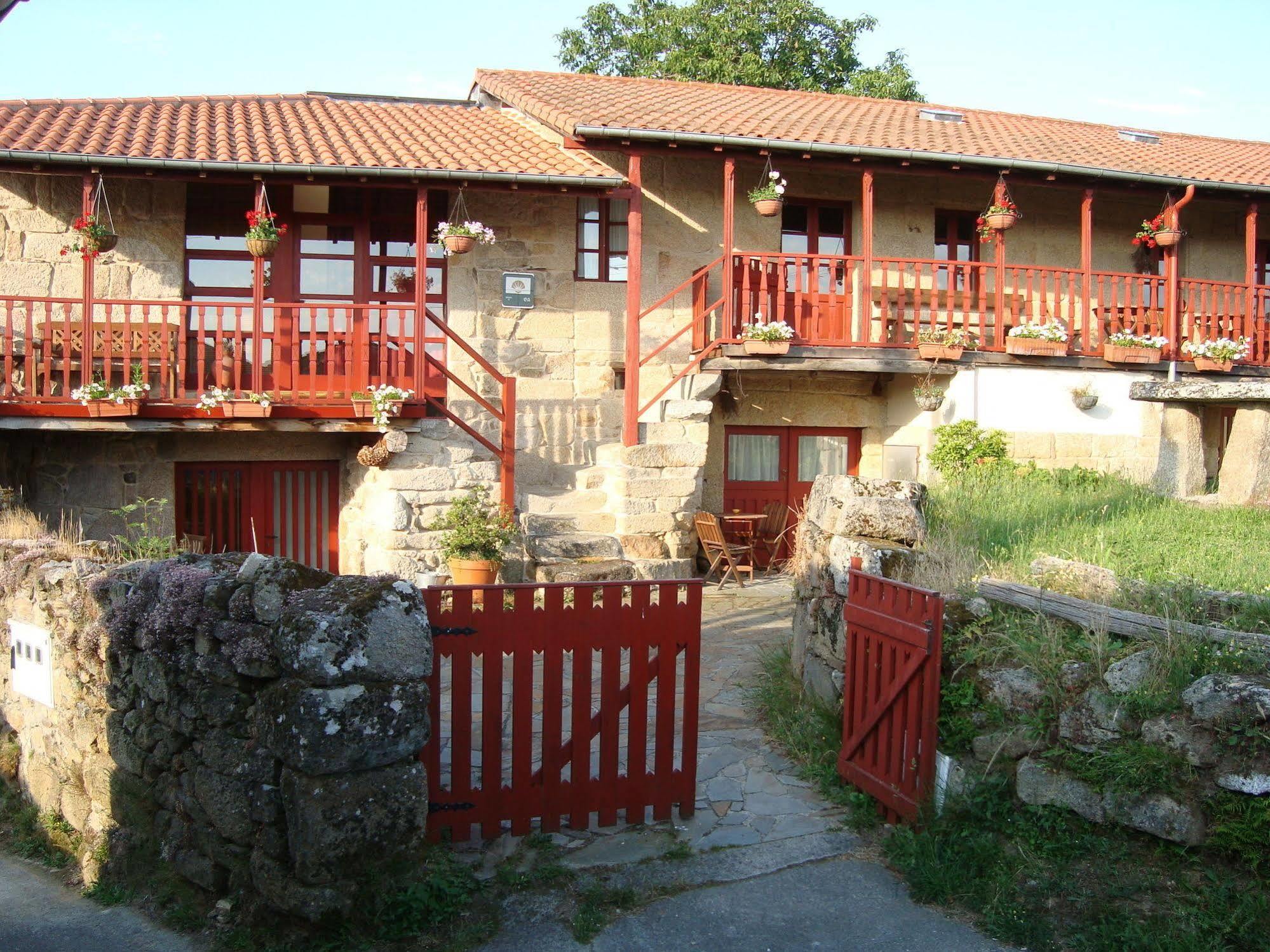 Hostal A Casa Da Eira Cerreda Exterior foto
