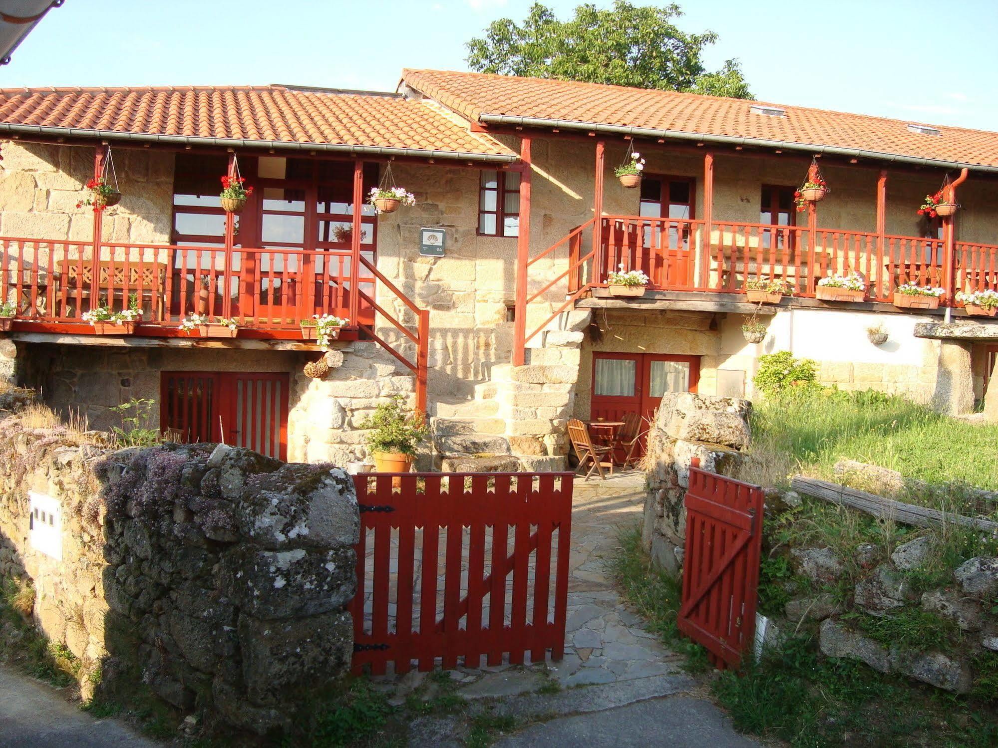 Hostal A Casa Da Eira Cerreda Exterior foto