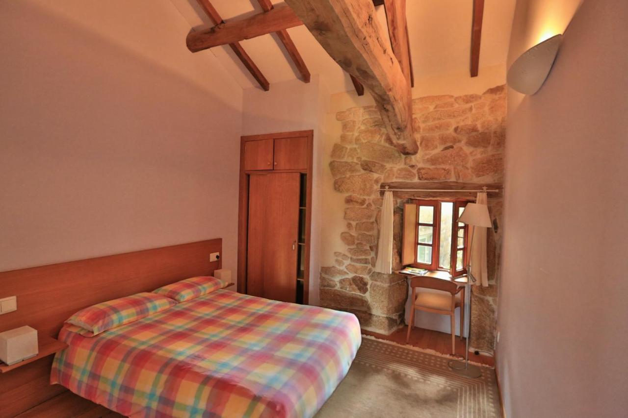 Hostal A Casa Da Eira Cerreda Habitación foto