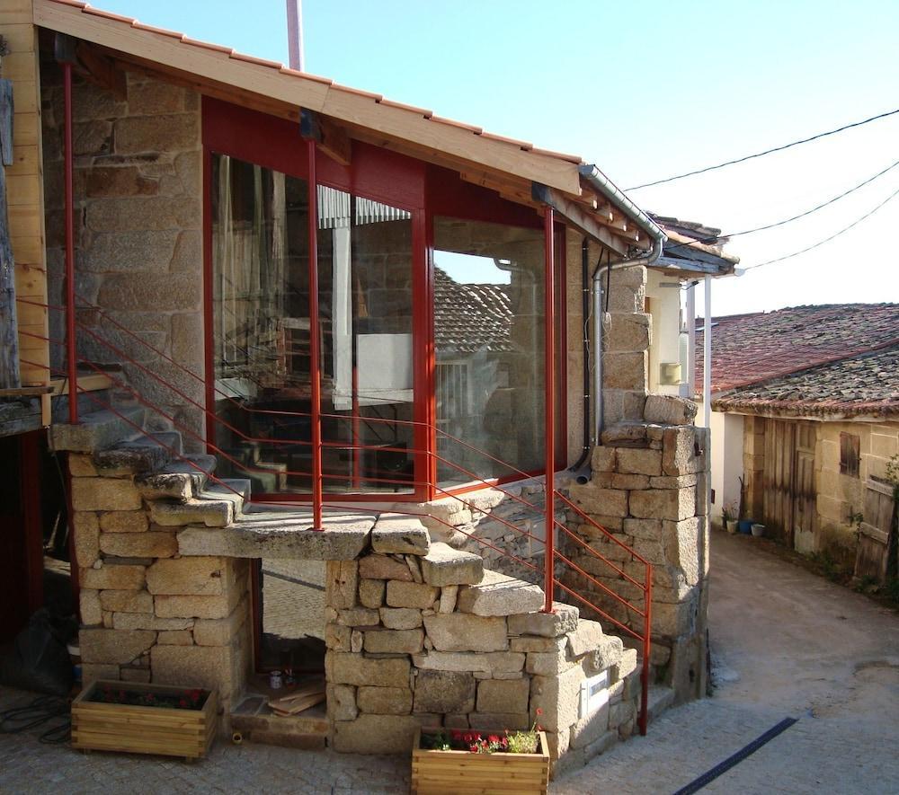 Hostal A Casa Da Eira Cerreda Exterior foto